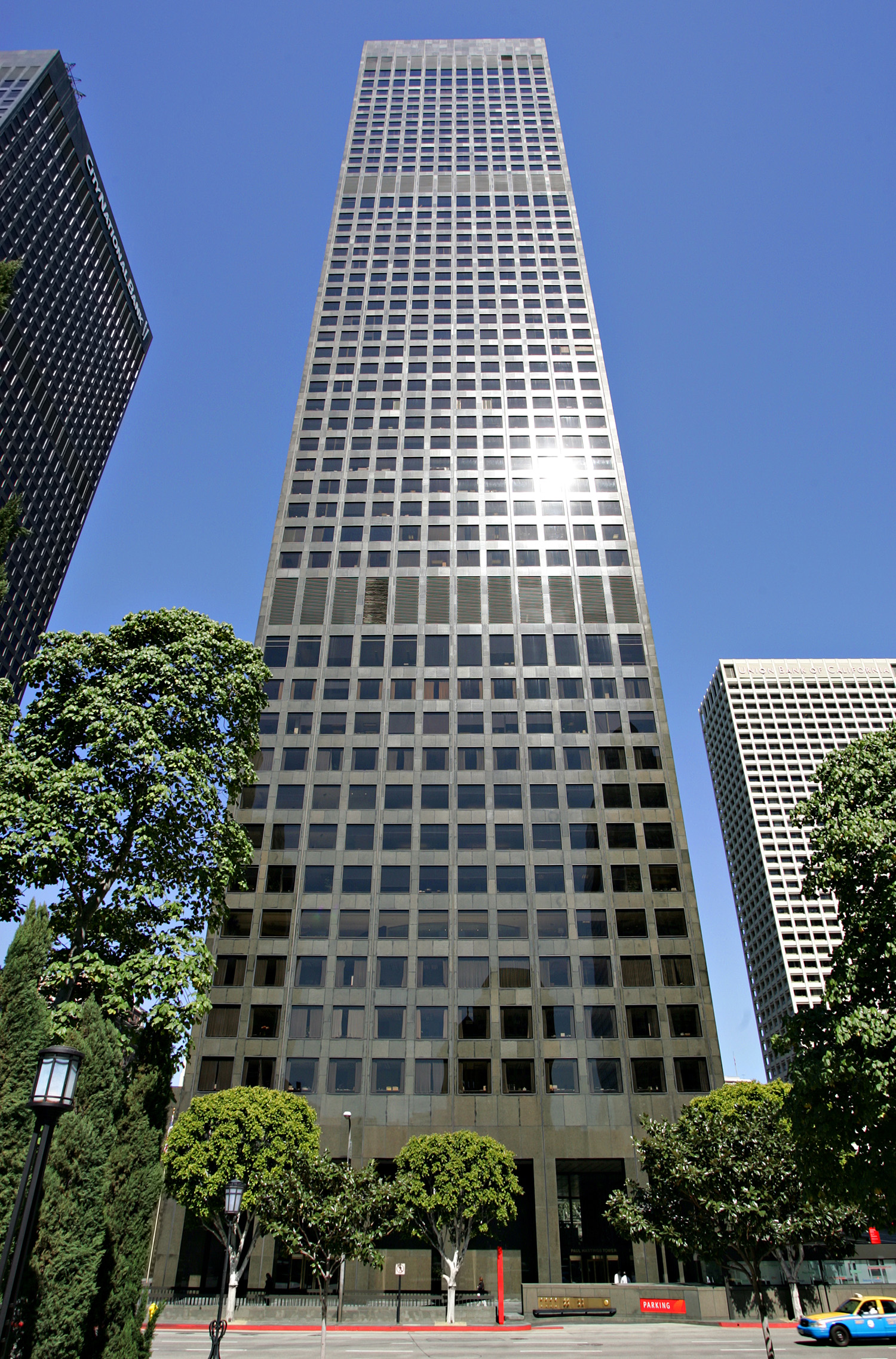 Paul Hastings Tower, Los Angeles - View from South Flower Street. © Mathias Beinling